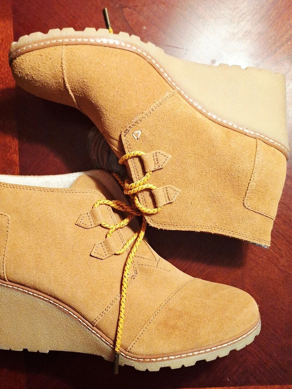 NWOT Toms Womens Sz 10 Brown Suede Leather Wedge Ankle Boots